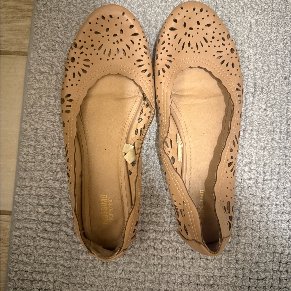 Lattice flats